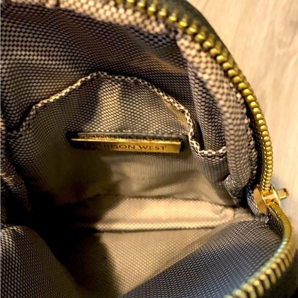 Women’s Madison West Black and sling Bag sling pocketbook bag New without Tags - Picture 4 of 12